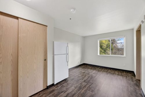 Congregate Studio Unit (Private Fridge & Bathroom)