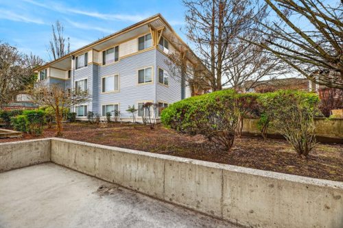 Renovated 2x2 Unit (Private Outdoor Patio)