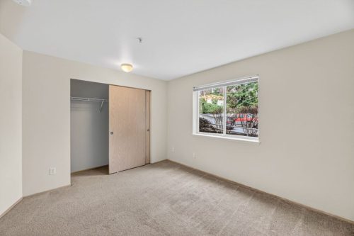 Renovated 2x1 Unit (Bedroom Off Hallway)